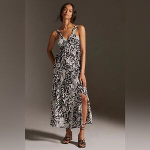 By Anthropologie V-Neck Maxi Drama Dress
Black / Cream Open Back
Size Small